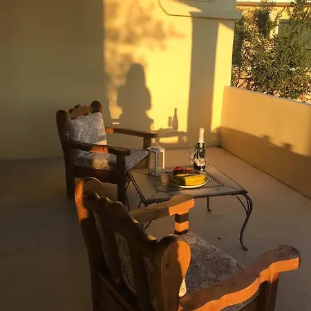 Aliki's Comfortable Holiday Apartments-great Location Apartment *