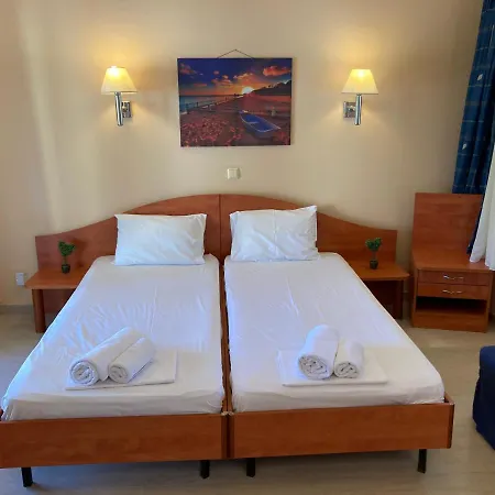 Aliki's Comfortable Holiday Apartments-great Location *