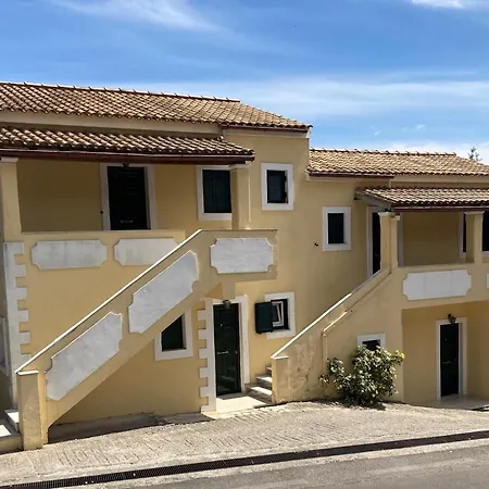 Aliki's Comfortable Holiday Apartments-great Location *