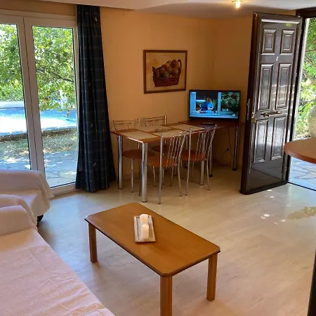 Aliki's Comfortable Holiday Apartments-great Location * Nisaki (Corfu)