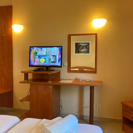 Aliki's Comfortable Holiday Apartments-great Location * Nisaki (Corfu)