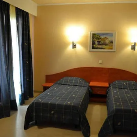 Aliki's Comfortable Holiday Apartments-great Location *