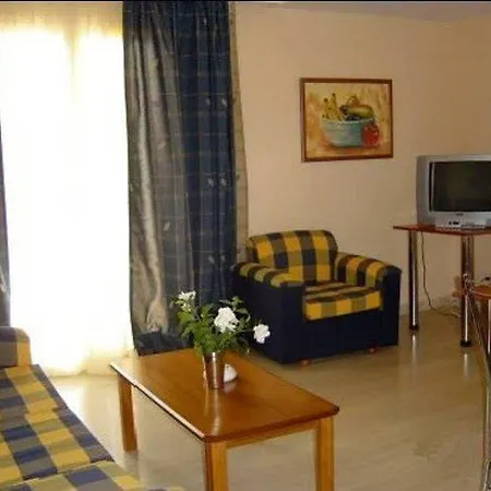Aliki's Comfortable Holiday Apartments-great Location