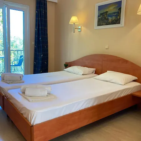 Aliki's Comfortable Holiday Apartments-great Location