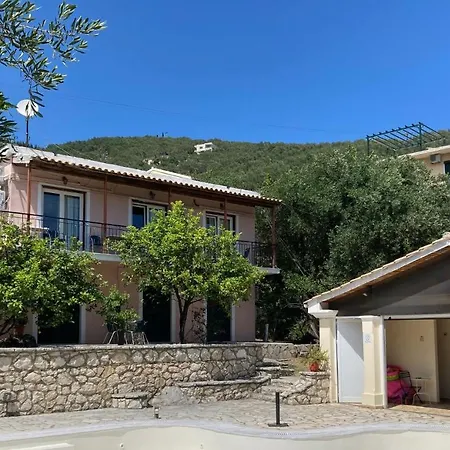 Aliki's Comfortable Holiday Apartments-great Location Niszáki